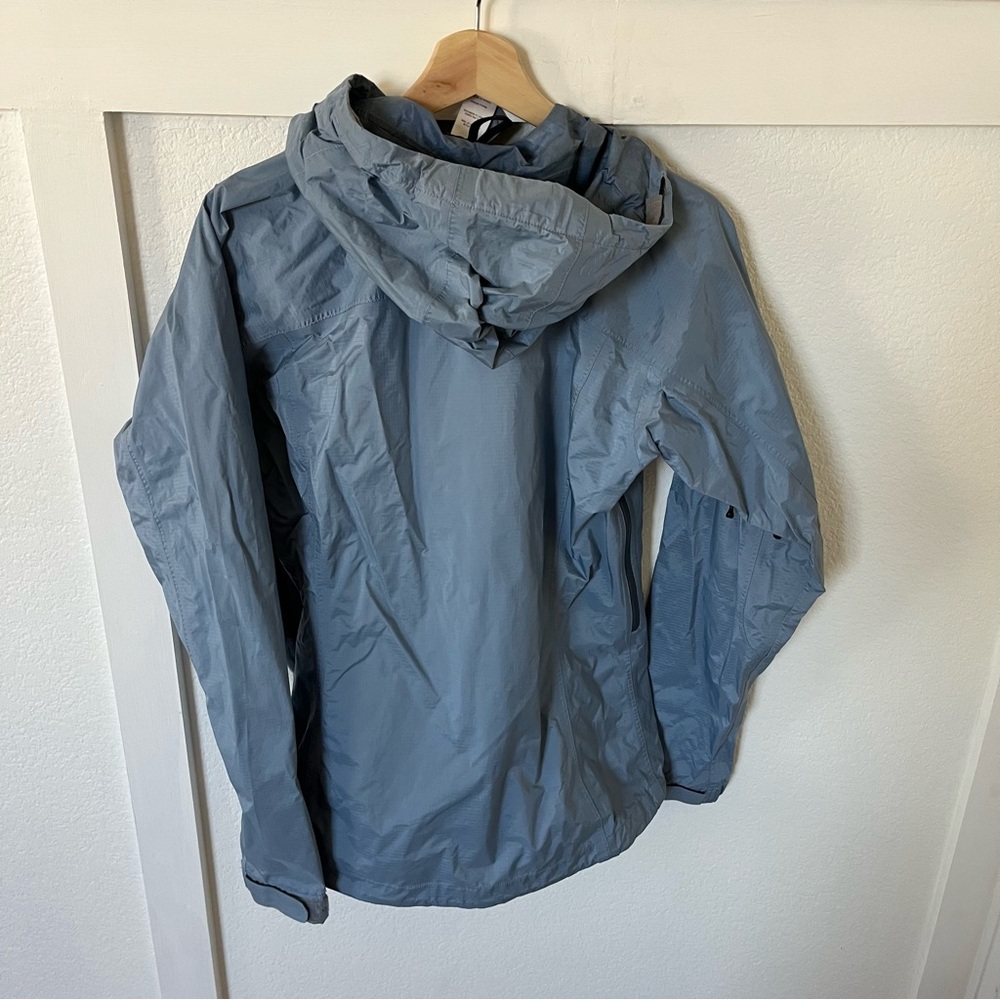 Patagonia Women's XS Torrentshell Rain Jacket - Picture 8 of 10